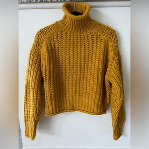 H&M TURTLENECK SWEATER